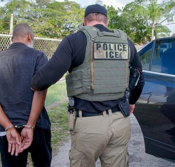 Pro-Illegal Alien Thug Fearlessly Hurls Projectiles at Speeding ICE Vehicles Near Los Angeles (WATCH) Pro-Illegal Alien Thug Fearlessly Hurls Projectiles at Speeding ICE Vehicles Near Los Angeles (WATCH)