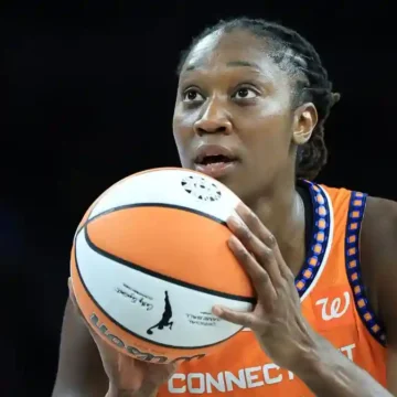 Report: Connecticut Sun Sold to Steve Pagliuca,Eyes Boston Move