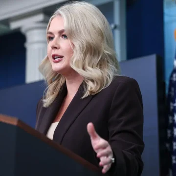 ‘What Does That Even Mean?’: Karoline Leavitt Pressed About Trump’s Ballroom Plan — Invents a Word, Fumbles for an Answer, Then Abruptly Changes Course