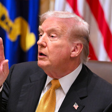 ‘He Really Has Brain Damage’: Trump Was So Deep in His Meltdown He Shared an Anti-Trump Image Without Realizing — Then Leavitt Tried to Flip the Script