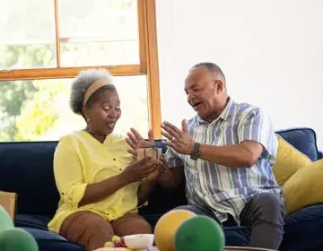 4 beautiful signs your partner values you over money