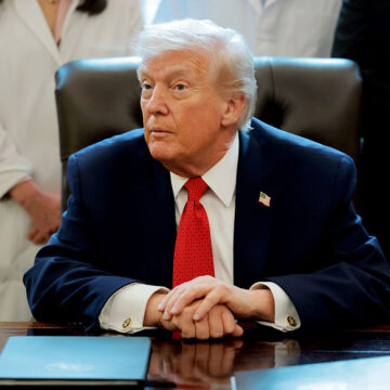 ‘He’s Rotting in Front of Us’: Viewers Swear Trump Looks Heavily Medicated as He Spirals Through a ‘Frightening’ Presser — Then Somehow a Stunning Confession Slips Out ‘He’s Rotting in Front of Us’: Viewers Swear Trump Looks Heavily Medicated as He Spirals Through a ‘Frightening’ Presser — Then Somehow a Stunning Confession Slips Out