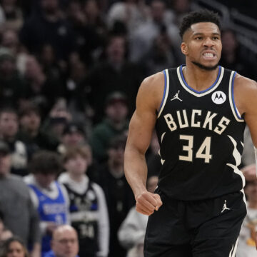 Giannis Antetokounmpo Injury May Force Milwaukee Bucks’ Hand