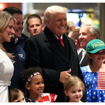 ‘OMG. WTF.’: Trump Walks Into a Carefully Staged Photo-Op in Iowa — He Breaks Character Almost Immediately, and His Next Move Blows the Moment Apart