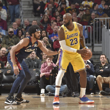Royal Exit? Cleveland Rocks LeBron James, Lakers to Tears in Potential Farewell Royal Exit? Cleveland Rocks LeBron James, Lakers to Tears in Potential Farewell