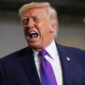 ‘Imbecile’: Trump Brags About His Intelligence, Spirals Into Obama Insult— Then an Unexpected Twist Publicly Destroys Him