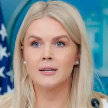 ‘What? I’ll Wait…’: Karoline Leavitt Scoffs at Law Professor’s ‘Credibility’—Then Hides Behind Talking Points as ‘Damning’ DOJ Documents Explode in Pam Bondi’s Lap