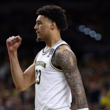 Michigan forward Yaxel Lendeborg puts health on the line for national championship Michigan forward Yaxel Lendeborg puts health on the line for national championship