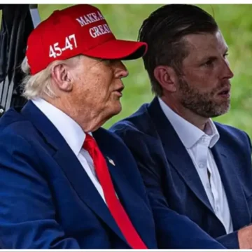 ‘It Just Hangs’: Trump’s Right Arm Draws Concern as Tense Moment with Aide Explodes — Fans Zoom In on His Abrupt Exit and the Men Trailing Behind Him ‘It Just Hangs’: Trump’s Right Arm Draws Concern as Tense Moment with Aide Explodes — Fans Zoom In on His Abrupt Exit and the Men Trailing Behind Him