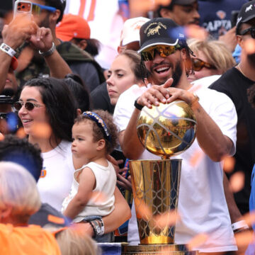 March Madness! 5 Amazing Moments From the Knicks’ Parade