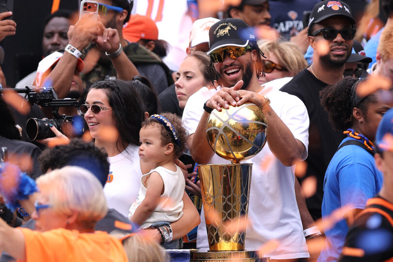 March Madness! 5 Amazing Moments From the Knicks' Parade March Madness! 5 Amazing Moments From the Knicks’ Parade