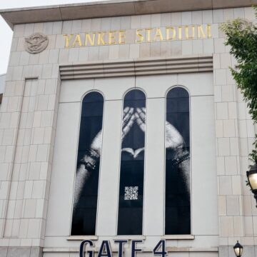 At Yankee Stadium, JAŸ-Z leaves no reasonable doubt