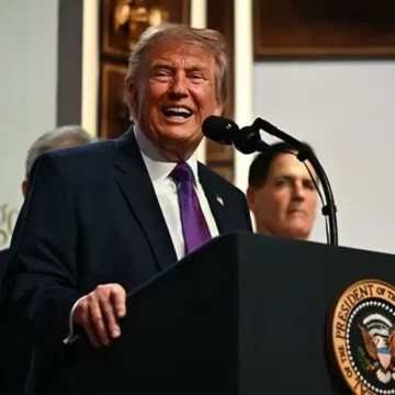 ‘He’s An Idiot!’: Trump Tries to Humiliate Reporter with Low-Brow Personal Attack, But Walks Straight Into His Own Embarrassing Moment 