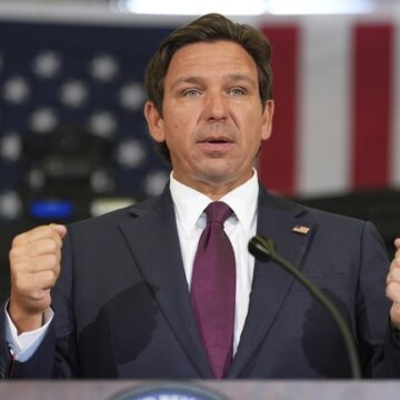 Mehdi Hasan Reminds Ron DeSantis That 90,000 Floridians Died During the COVID Crisis Mehdi Hasan Reminds Ron DeSantis That 90,000 Floridians Died During the COVID Crisis