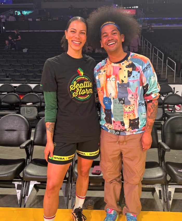 Mychal ‘the Librarian’ Threets embraces his passions for books and women’s basketball to promote both Mychal ‘the Librarian’ Threets embraces his passions for books and women’s basketball to promote both