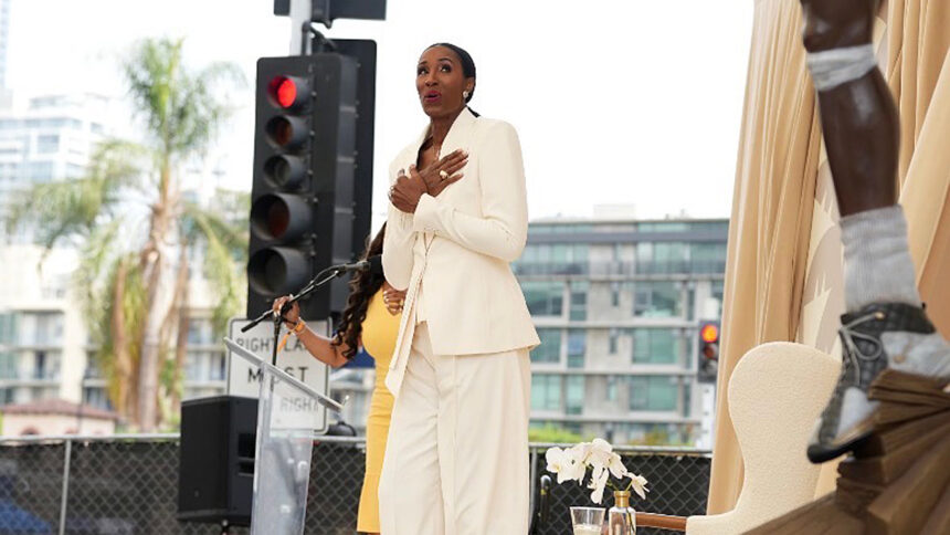 Lisa Leslie Statue Unveiled at Crypto Lisa Leslie Statue Unveiled at Crypto.com Arena
