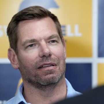 Swalwell Seizure: Video of Disgraced Dem’s Encounter With FBI Agents at California Airport Released Swalwell Seizure: Video of Disgraced Dem’s Encounter With FBI Agents at California Airport Released