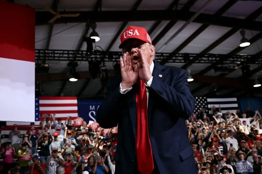 ‘It’s Obvious’: Trump’s Shrinking Rally Exposed as Cameras Catch Supporters Over His Shoulder Doing Something That Has Folks Convinced It’s All Staged