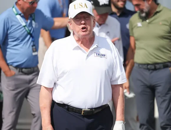 Trump Gets Stripped of His Dignity as Giant Naked Gold Statue Puts His Belly on Display Trump Gets Stripped of His Dignity as Giant Naked Gold Statue Puts His Belly on Display