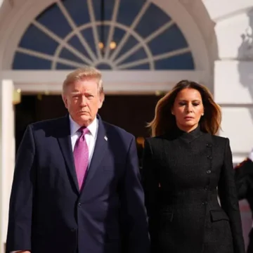 Trump’s Rambling Story Takes a Messy Turn as He Slips In a Remark That Has Critics Looking Sideways at His Life with Melania